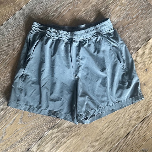 Lululemon Pace Breaker 5” Shorts in Rover - Picture 5 of 11